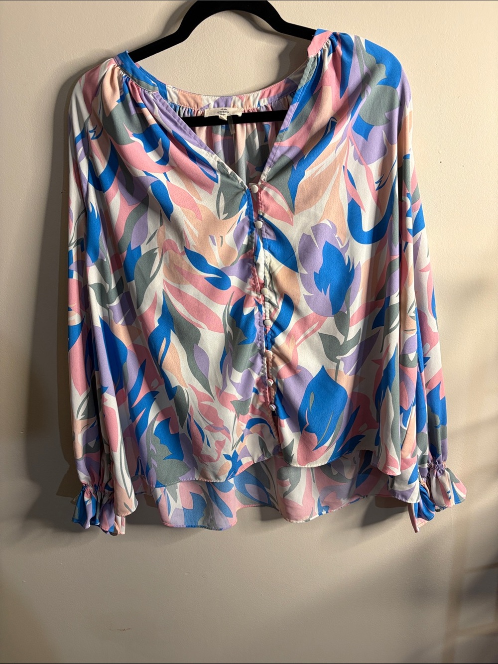 entro Floral Button-Front Blouse in Pink, Blue & Cream
